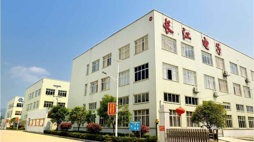 超純水機-婁底長江電子與成都奧邁科技簽訂超純水機購銷合同！